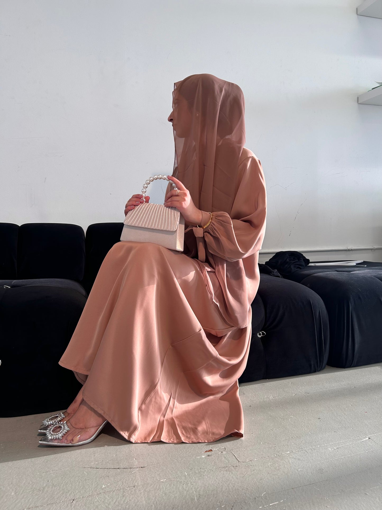 SAFA ABAYA in Taupe