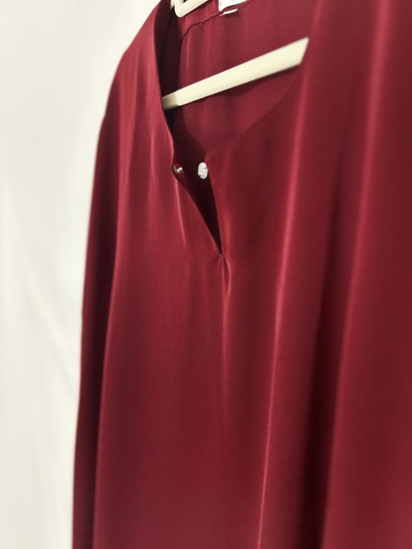 SAFA ABAYA in Burgundy